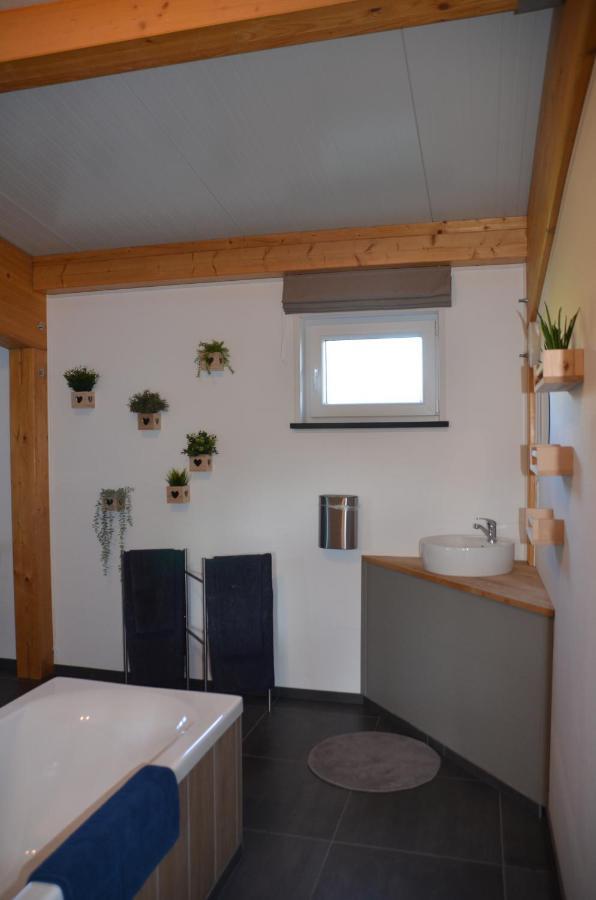 Un Espace Au Bord De L'Eau Paliseul Exterior photo
